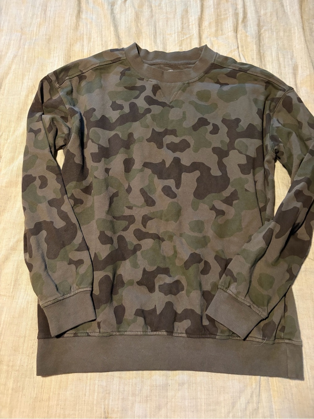 Goodfellow & Co Men's Camo Crewneck Sweatshirt - Olive & Dark Green